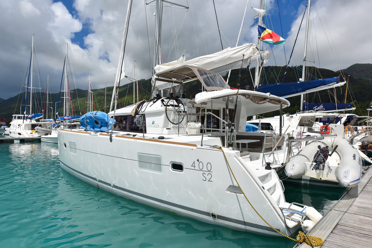 segelboot mieten seychellen